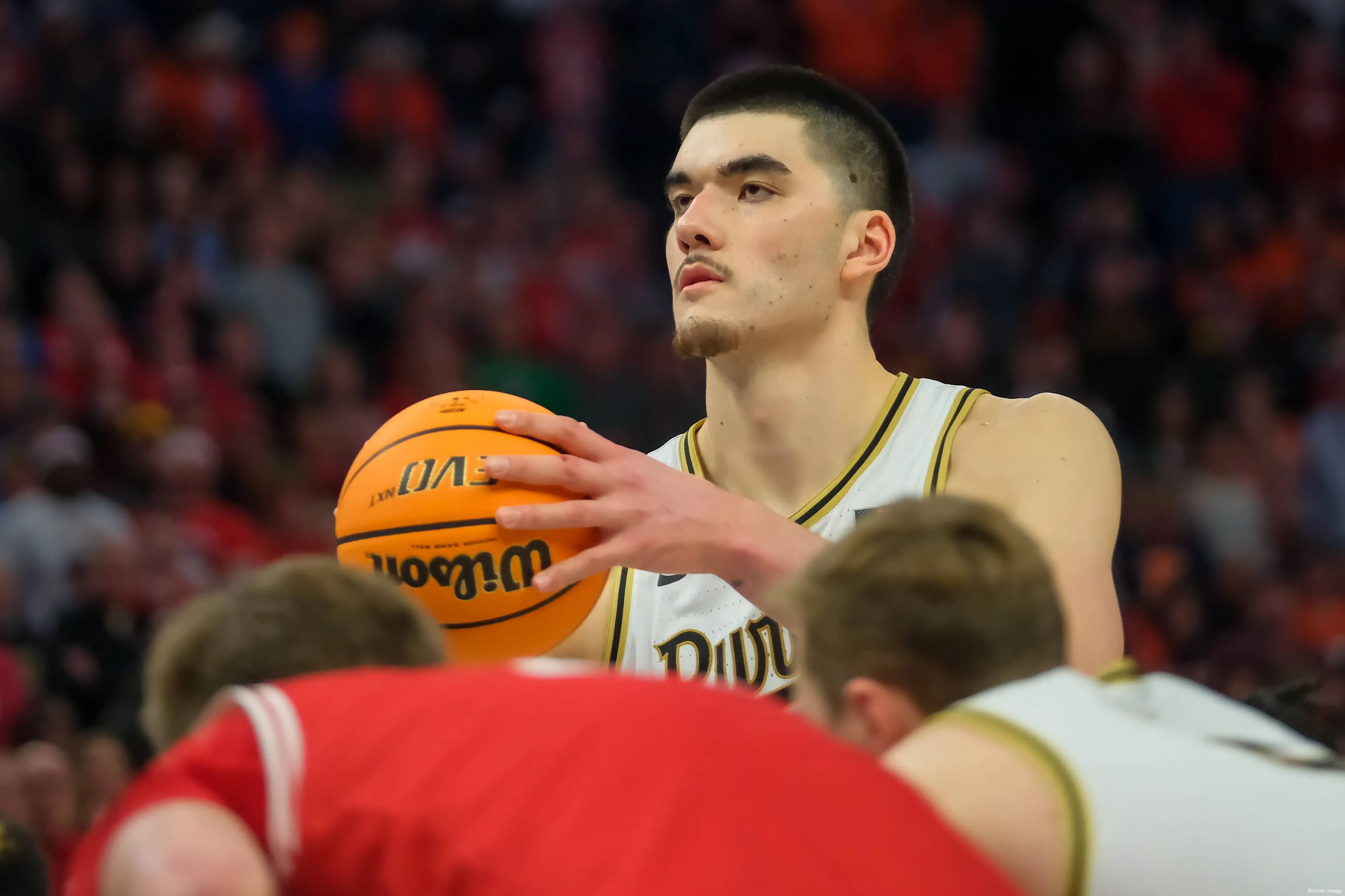 UConn dominates Purdue and ties North Carolina Tar Heels with 6 NCAA